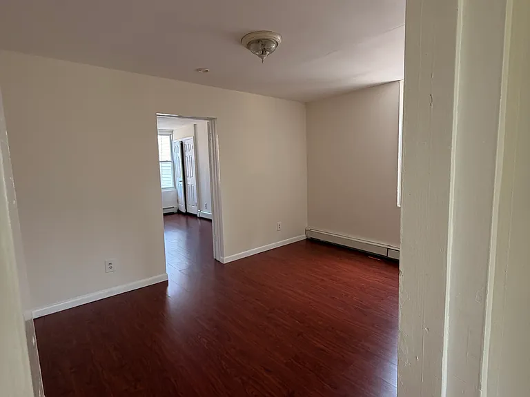 109 19th St #2 — Photo 7