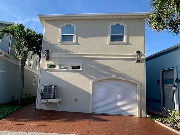 5th image of 44 Nettles Blvd