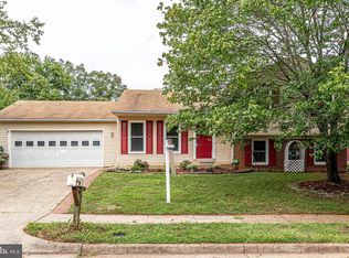 233 N Cameron Ct, Sterling, VA 20164
