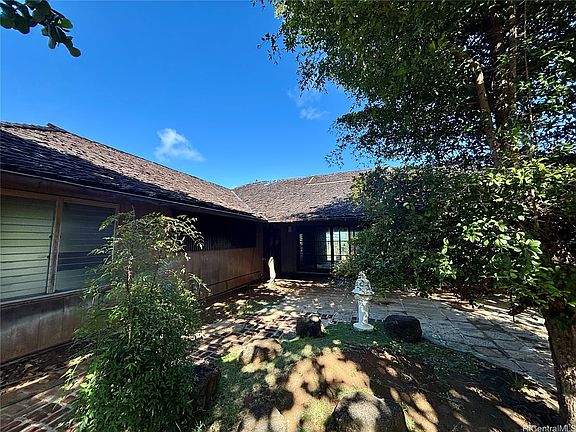 3rd image of 633 Hakaka Pl