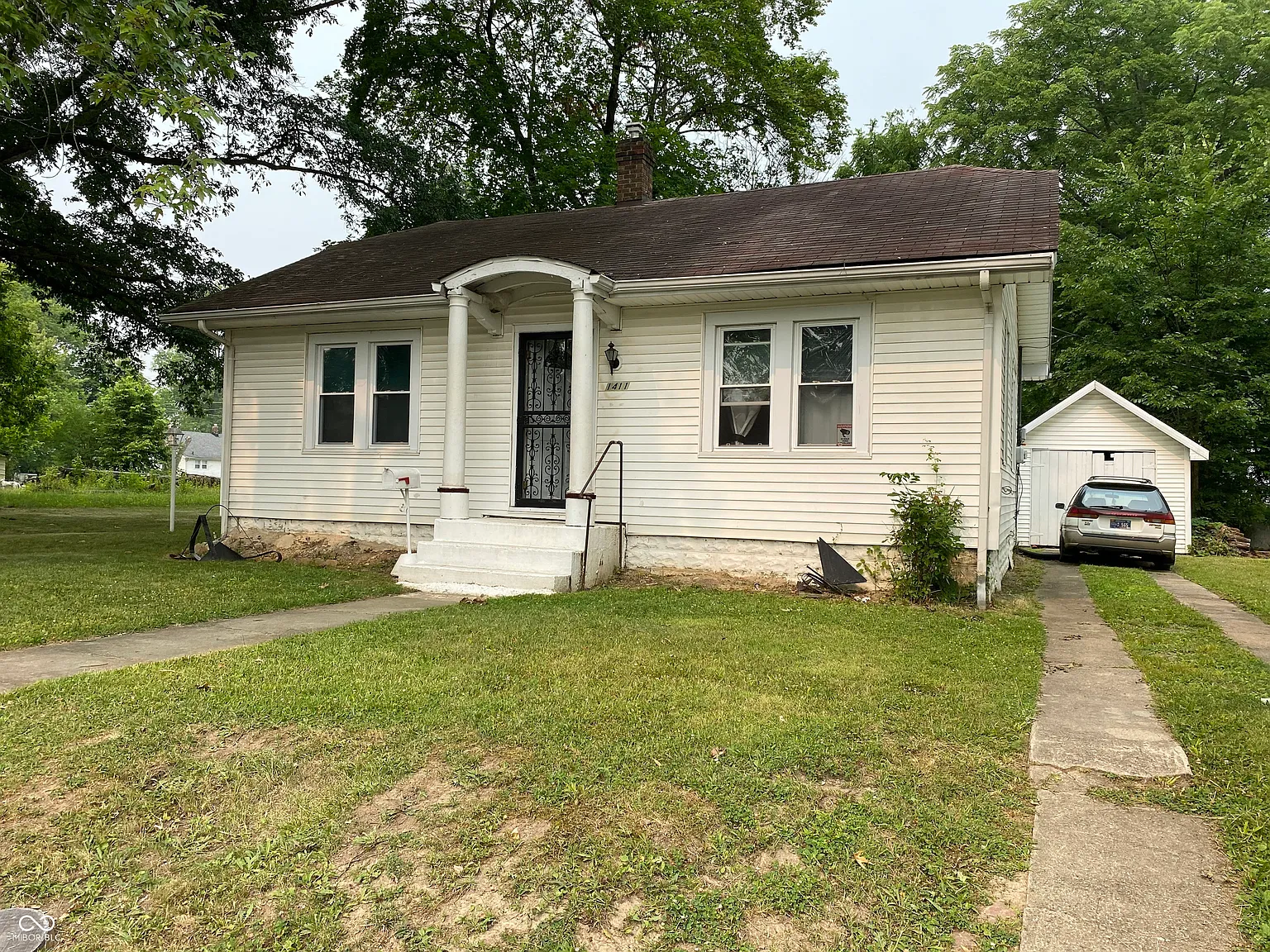 1411 Halford St photo 1