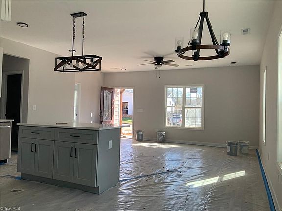 5th image of 2802 Merryweather Rd