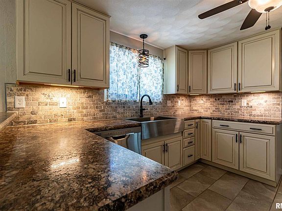 4th image of 2803 W Briarcliff Ln