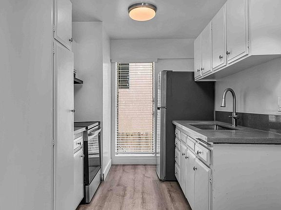 5th image of 1966 N Beachwood Dr APT 2