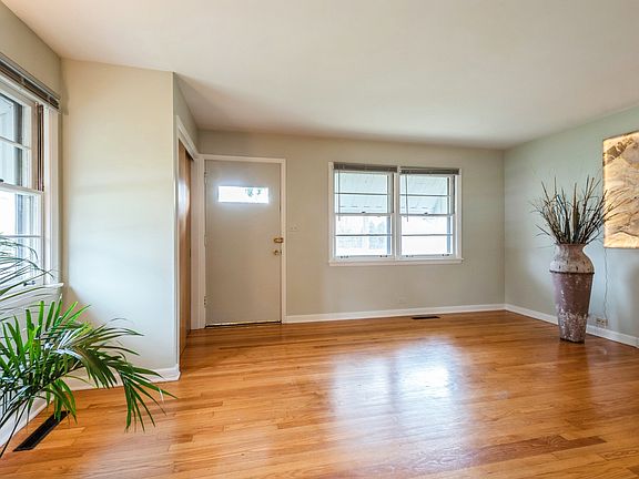 4th image of 735 Chestnut St
