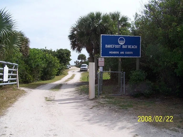 Entrance to Barefoot Bay beach