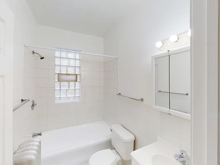 5528 S. Cornell Avenue — Photo 6