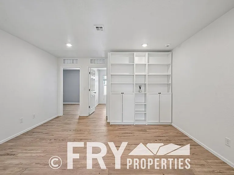 21061 E 60th Ave — Photo 12