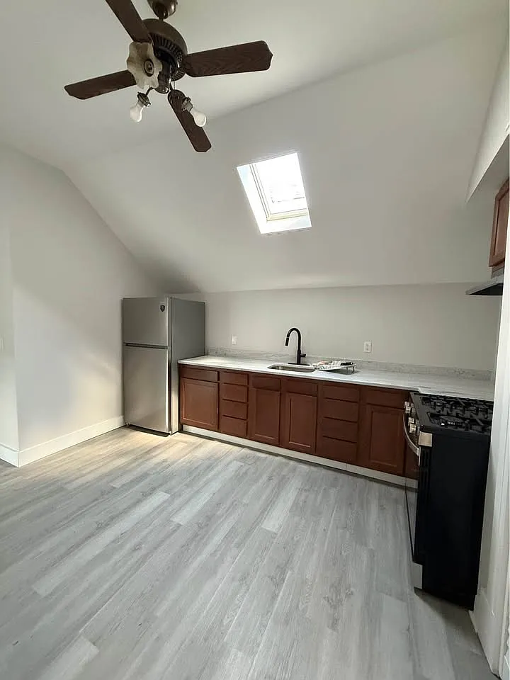 3 bed, $2,250 — Photo 2