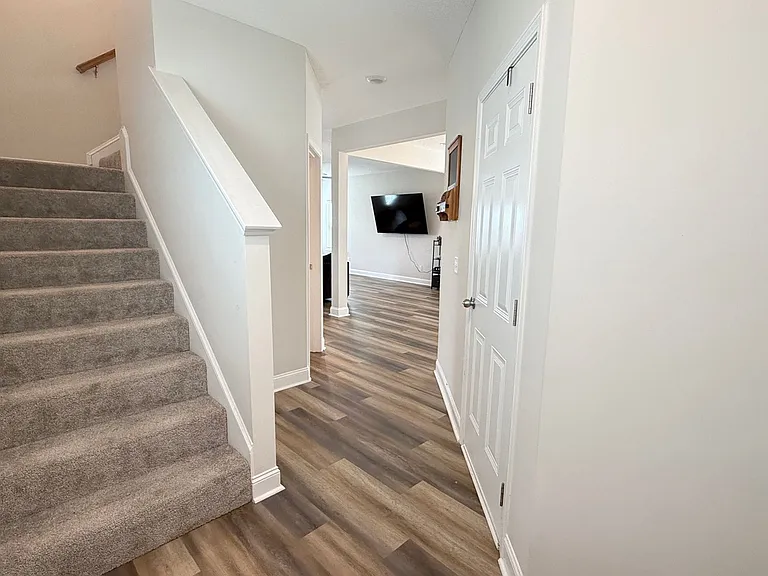929 Abode Ave — Photo 2