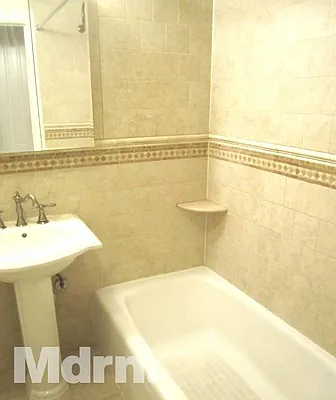 Rented by Mdrn Residential | media 5