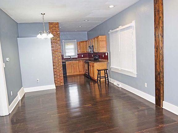 3rd image of 2331 N Grand Ave