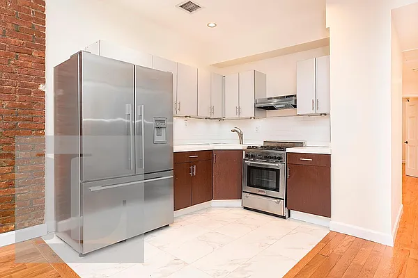 Rented by Living New York | media 10