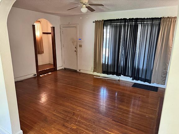 5th image of 1398 Loretta Ave