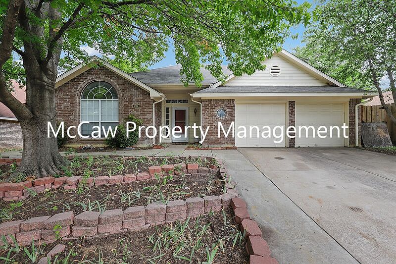 1st image of 224 Brittany Dr