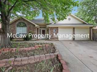 224 Brittany Dr, Euless, TX 76039