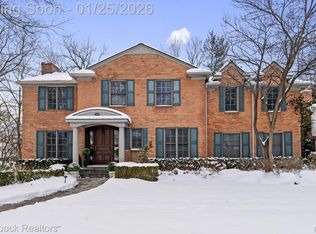 169 N Glenhurst Dr, Bloomfield Hills, MI 48301