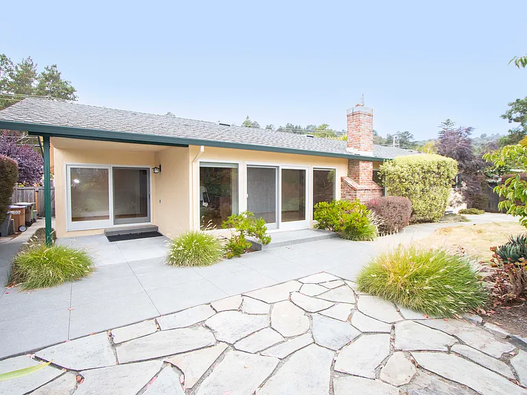 8 Azalea Dr — Photo 13