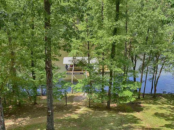 4th image of 38 Shirley Ln