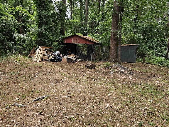 3rd image of 16881 Shadow Wood Dr