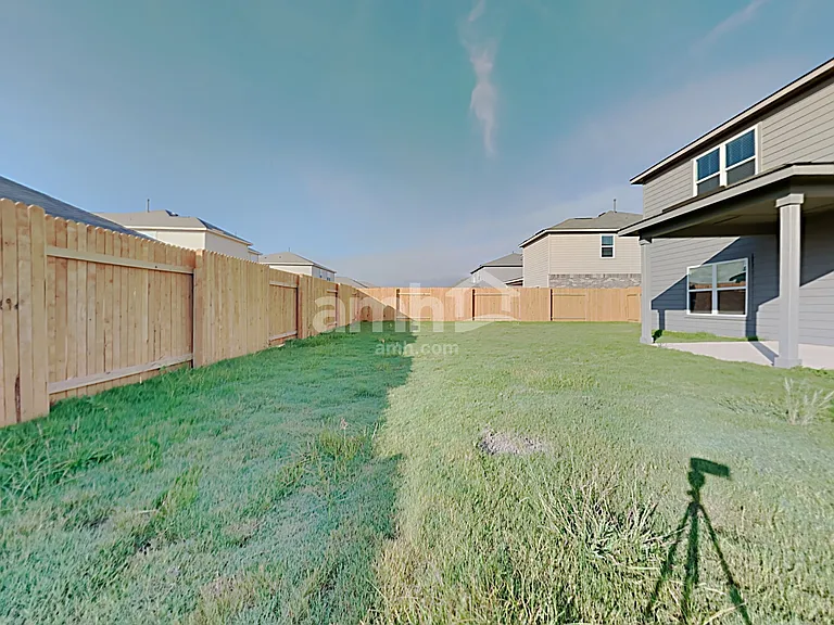 1211 Treeta Trl — Photo 23
