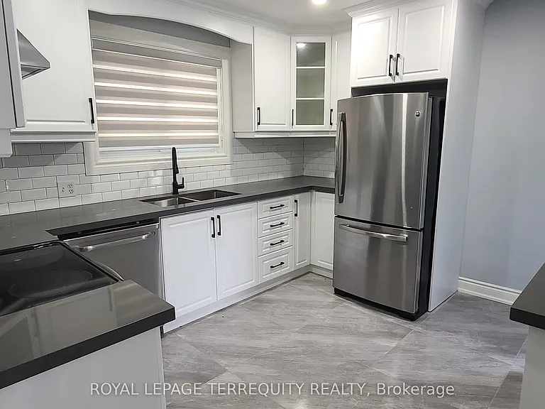 6950 Richmond Cres #MAIN FLOOR — Photo 12