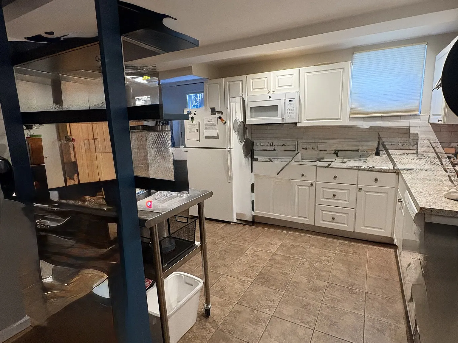 Quiet, private 2 bedroom apartment — Photo 2