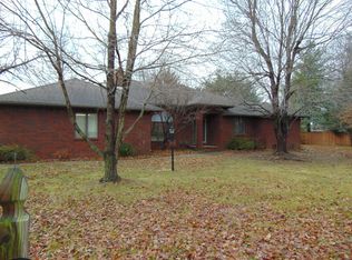 1112 Glen Oaks Dr, Nixa, MO 65714