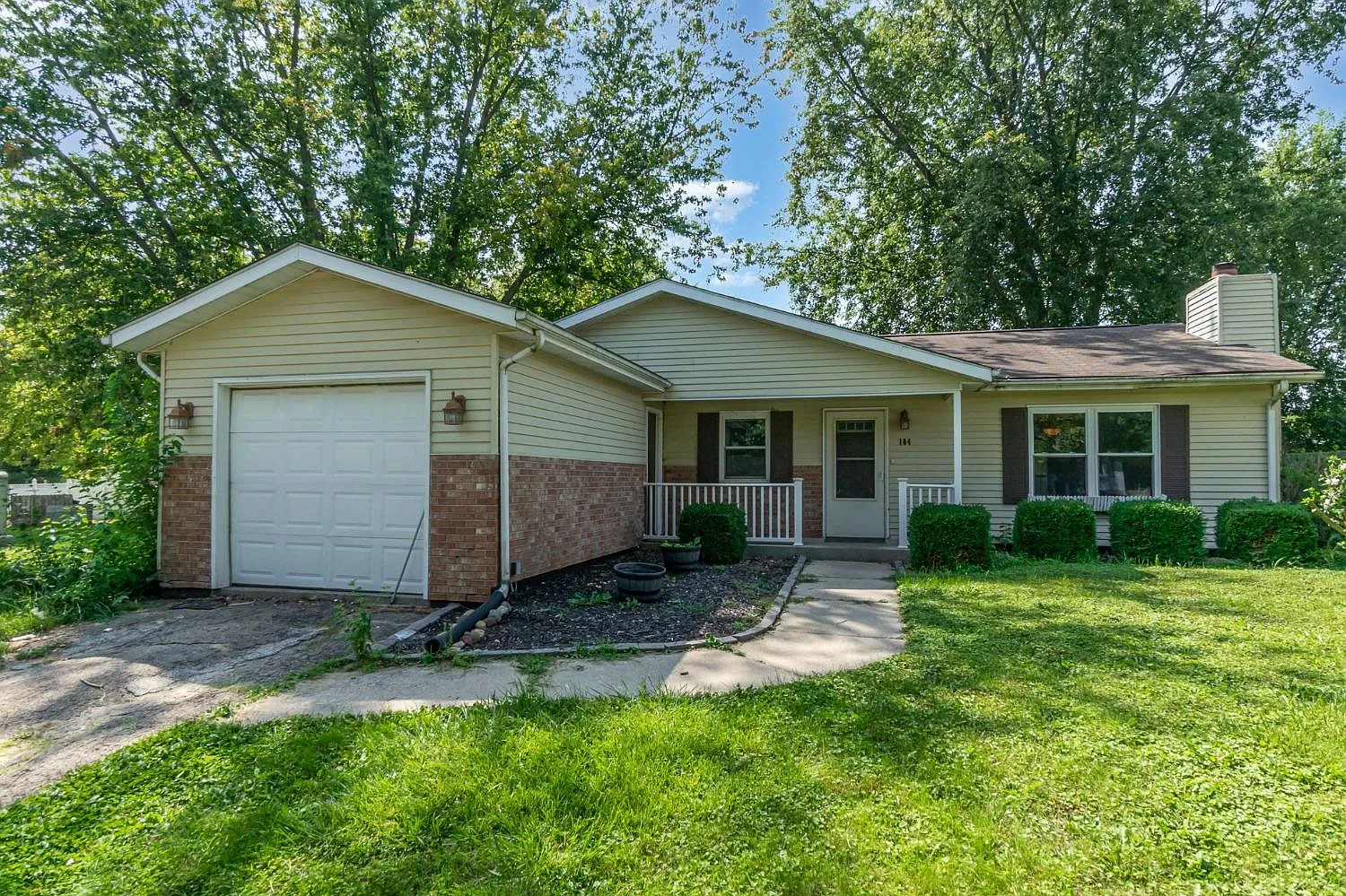 104 Pear Ct photo 1