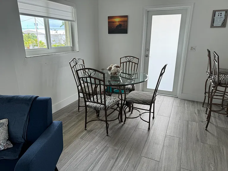 176 Lorelane Pl — Photo 8