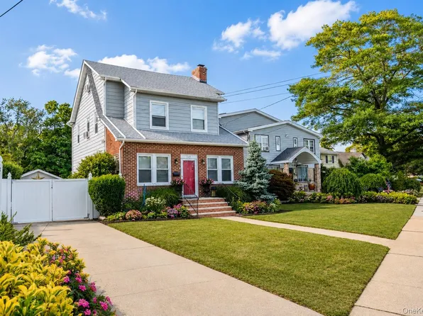 549 De Mott Avenue, North Baldwin, NY 11510