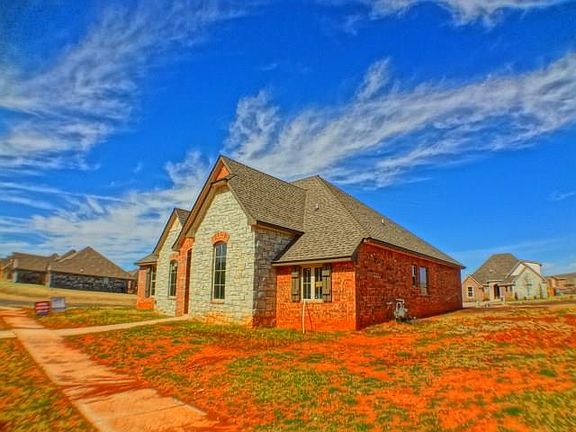 4th image of 2331 Sorrento Dr