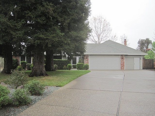 1st image of 204 Golden Hill Ct