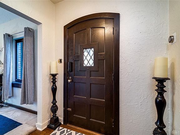 3rd image of 1380 E Siebenthaler Ave