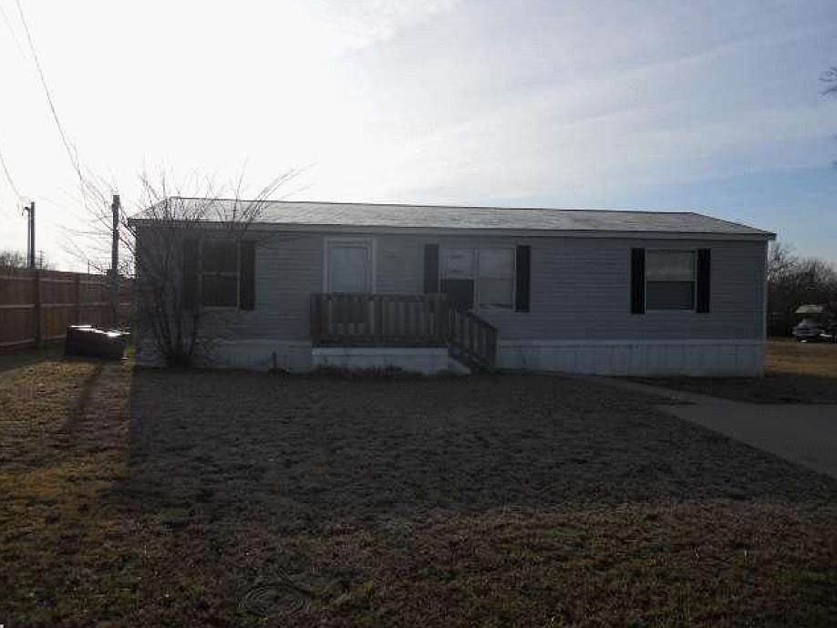 1st image of 708 Davy Crockett Ave