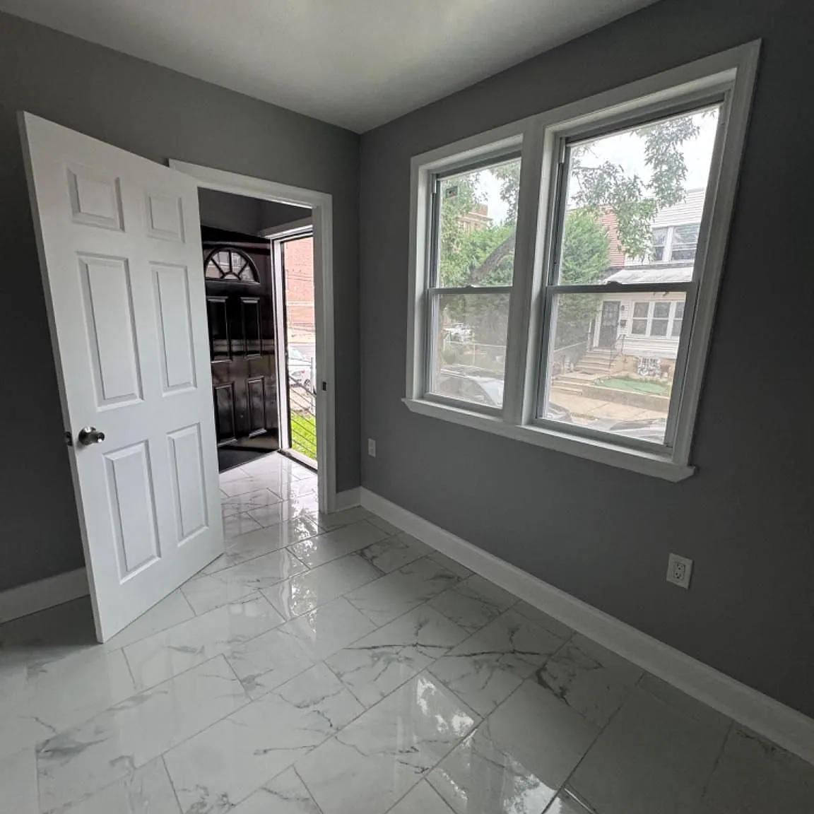 3 bed, 1.0 bath, 960 sqft, $1,800 — Photo 4
