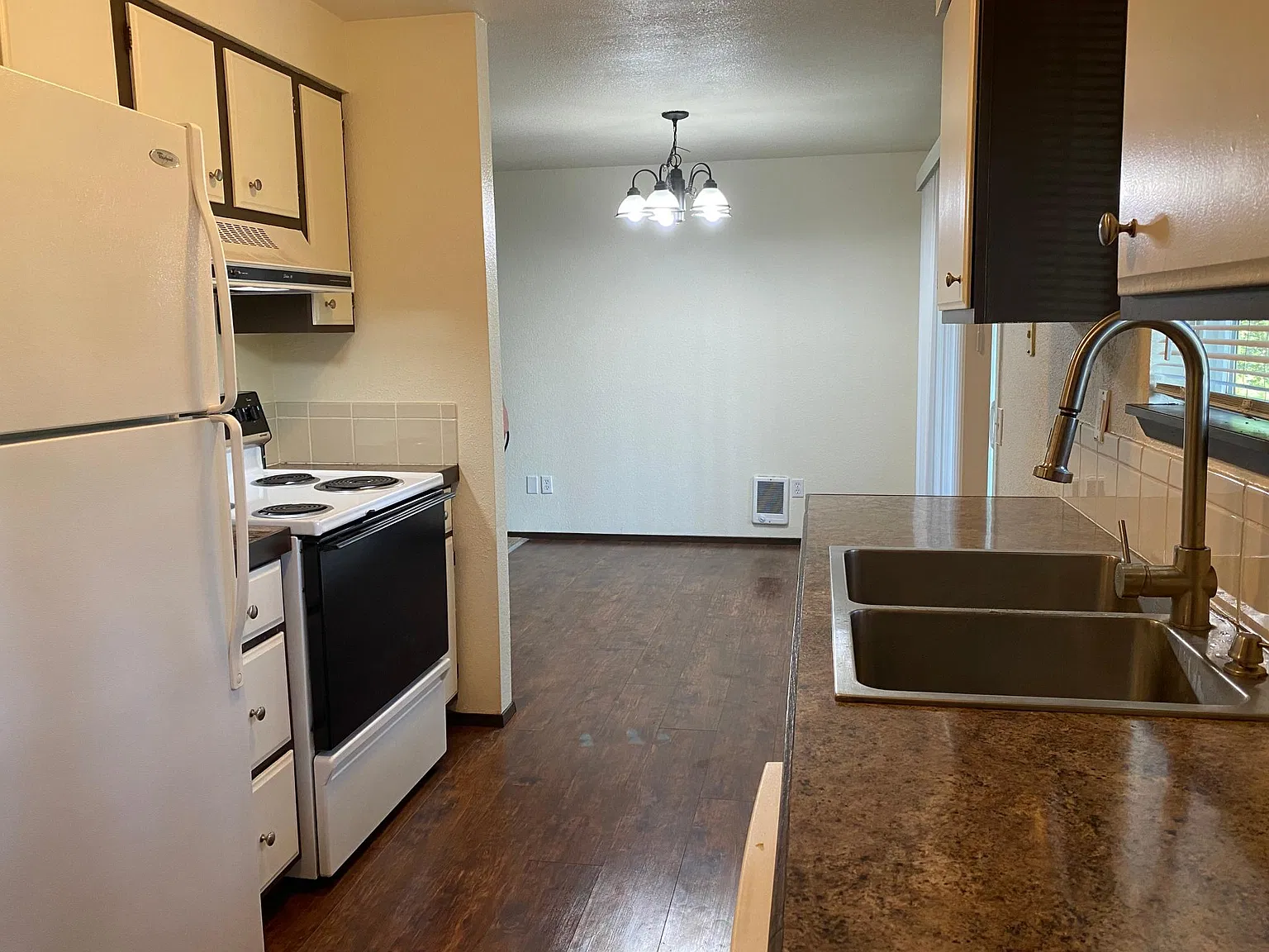 2 bed, 800 sqft, $1,350 — Photo 3