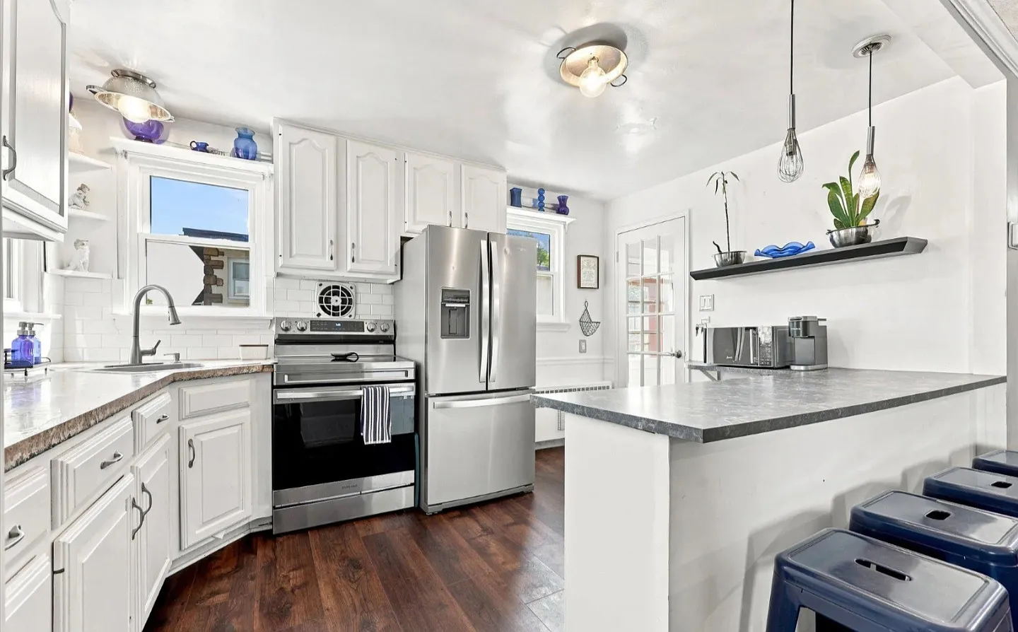 3 bed, 1.5 bath, 1624 sqft, $3,250 — Photo 2