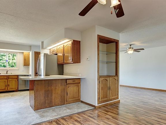 5th image of 1402 16th Avenue E