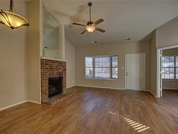 4th image of 5544 Creek Valley Dr