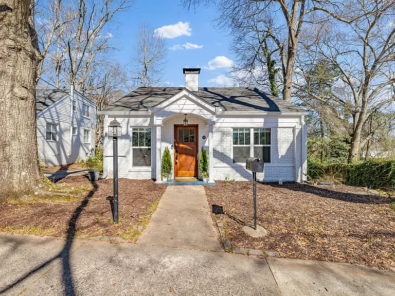 622 Dyer St — Photo 1