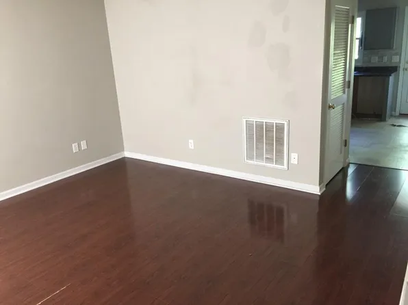 5228 Falling Creek Ln, Birmingham, AL 35235