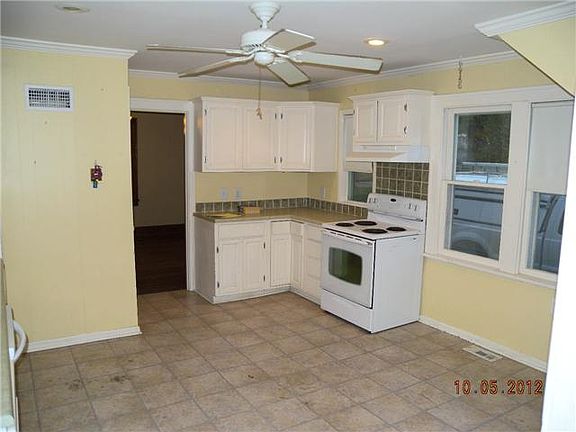 2nd image of 2707 Benson Gardens Blvd