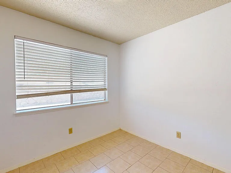 6925 Escondido Dr #B — Photo 29