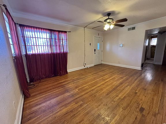 3rd image of 1021 Birch Ln