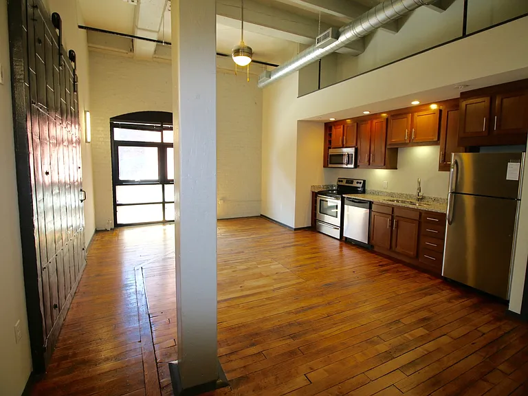 Main 2323 — Photo 8