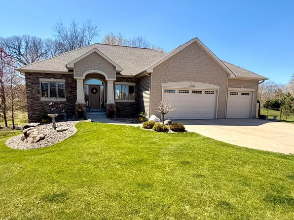 2490 Cambridge Way, Shakopee, MN 55379