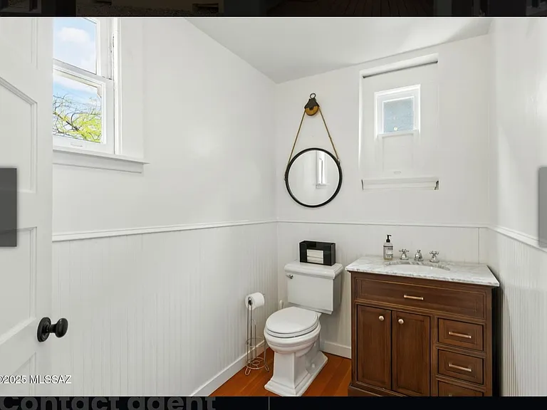 426 E 9th St — Photo 9