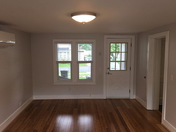 3rd image of 122 Parce Ave #2