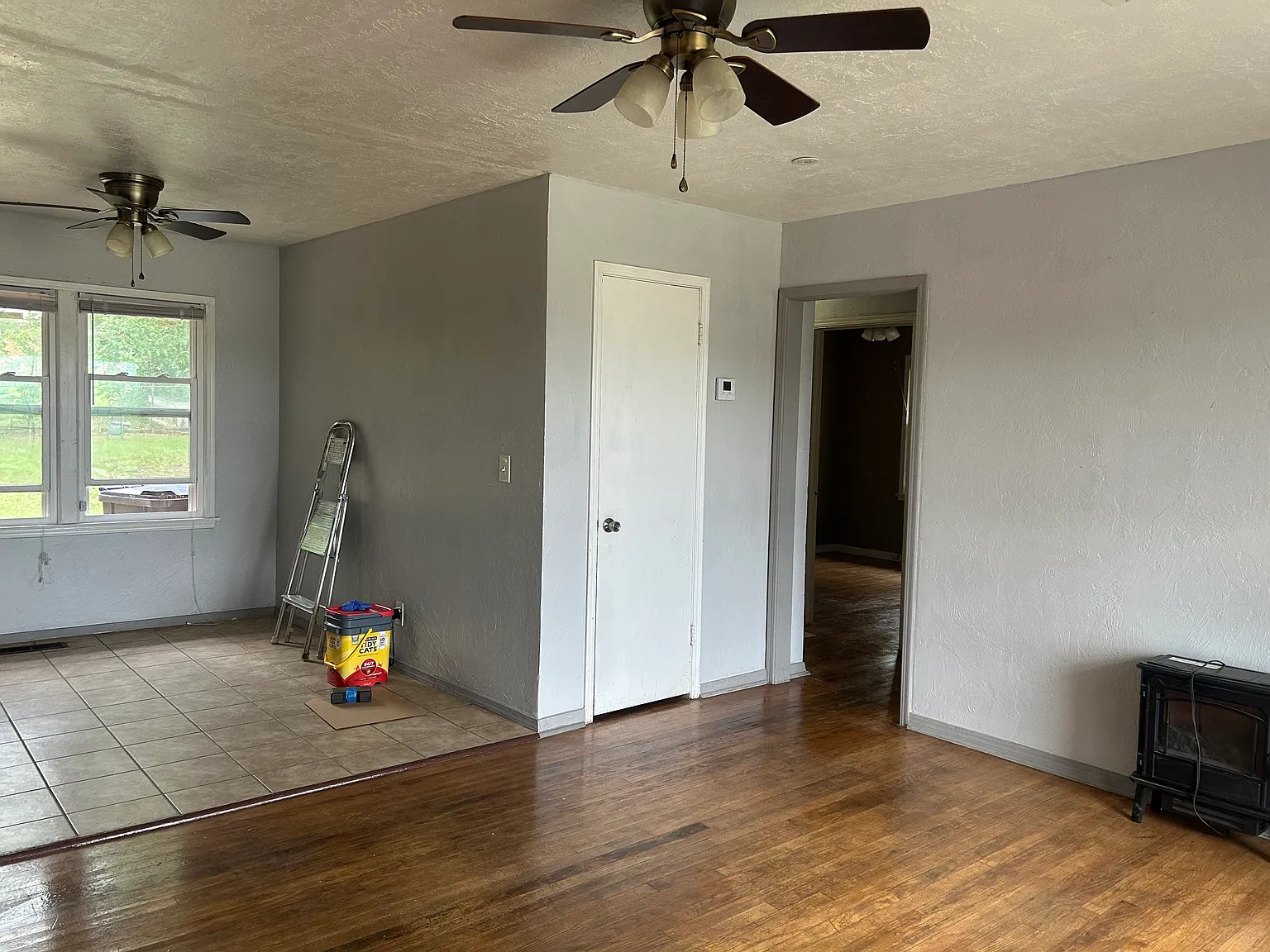 3 bed, 977 sqft, $1,350 — Photo 2